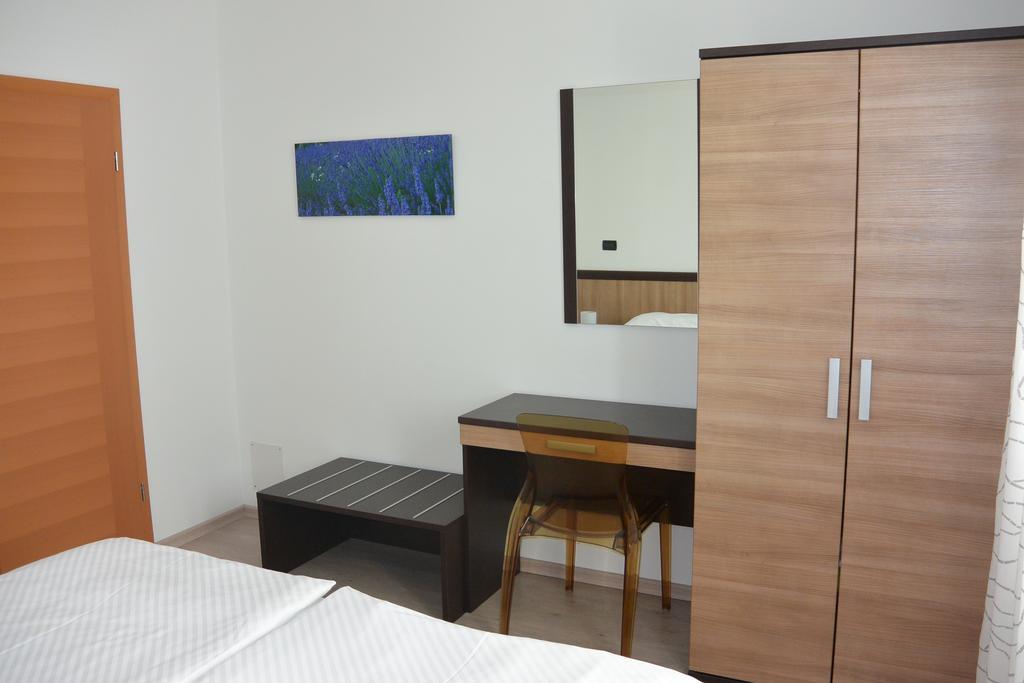 Apartments Residence L'Ulivo Ровинь Экстерьер фото
